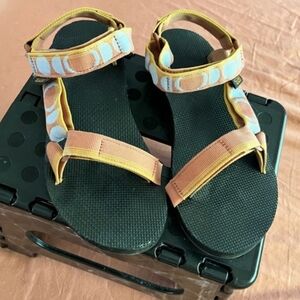 TEVA  Moon Phase Sandals Size 7
